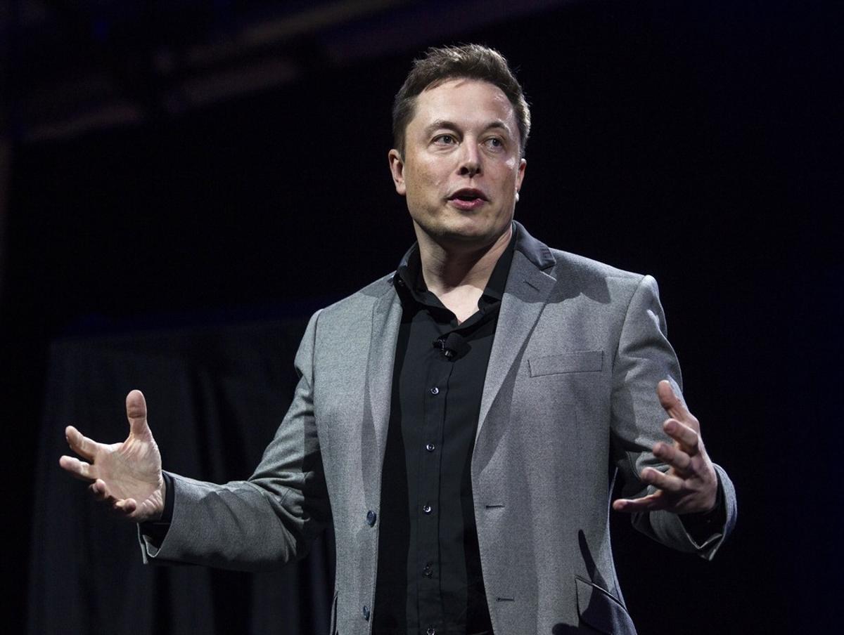 Read more about the article Elon Musk: The Unconventional Visionary Now Controls Twitter